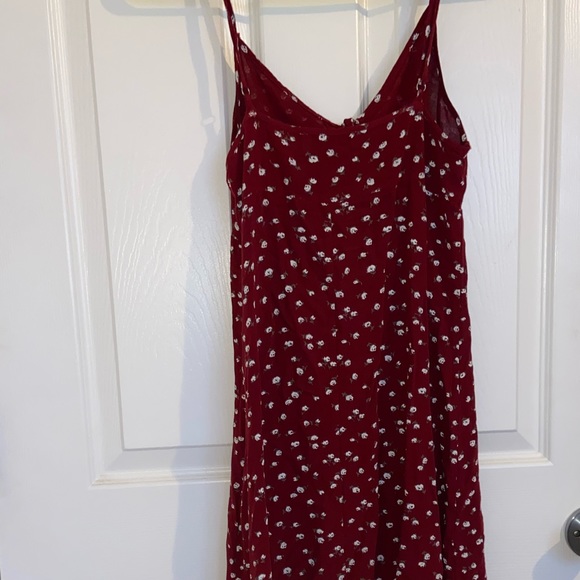 red flower dress short hollister only have 2 sets, - Picture 2 of 3